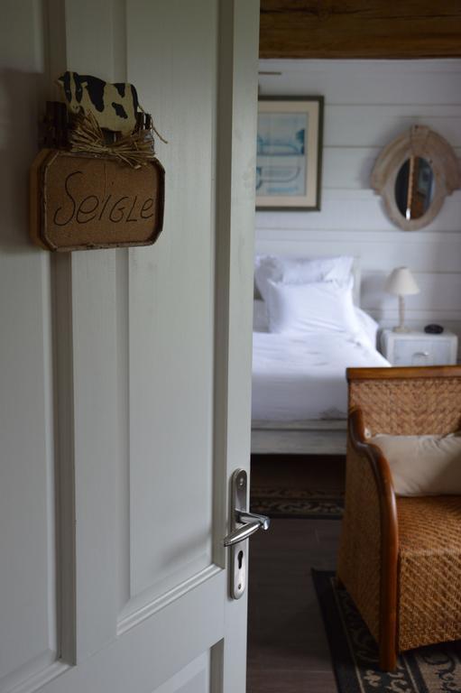 Bed and Breakfast La Grange Des Marettes Cléres Esterno foto