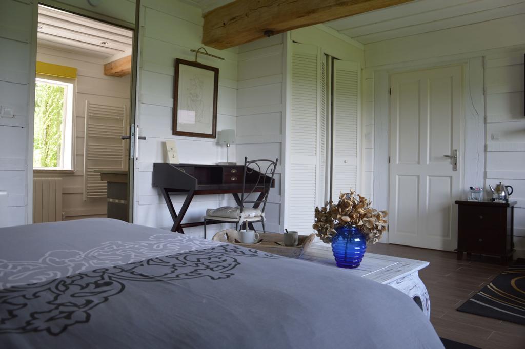 Bed and Breakfast La Grange Des Marettes Cléres Esterno foto