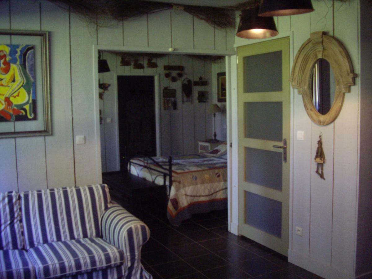 Bed and Breakfast La Grange Des Marettes Cléres Esterno foto