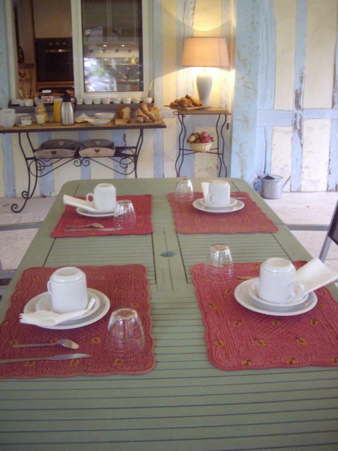 Bed and Breakfast La Grange Des Marettes Cléres Esterno foto