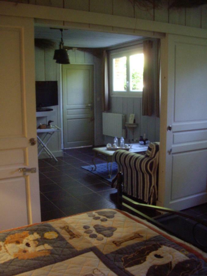 Bed and Breakfast La Grange Des Marettes Cléres Esterno foto